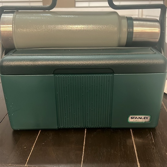 RARE Stanley Green Thermos and Cooler Set Great for Camping 🏕️ - Picture 6 of 7